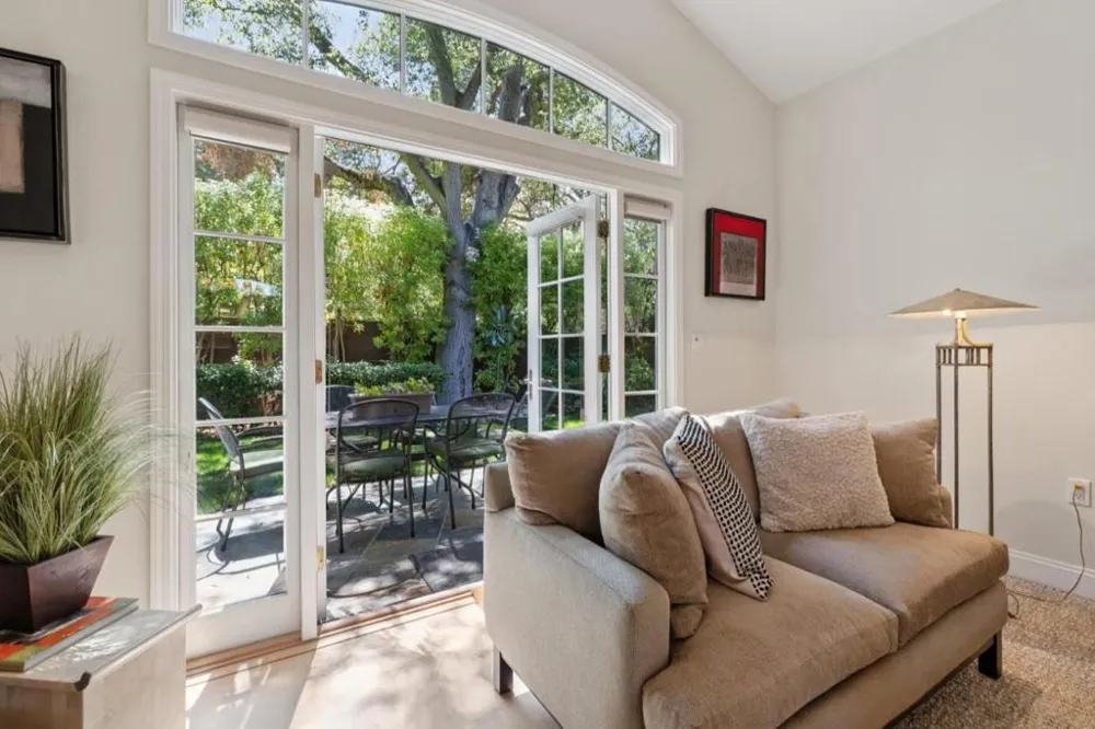 61 Lloyden Drive Atherton, CA 94027