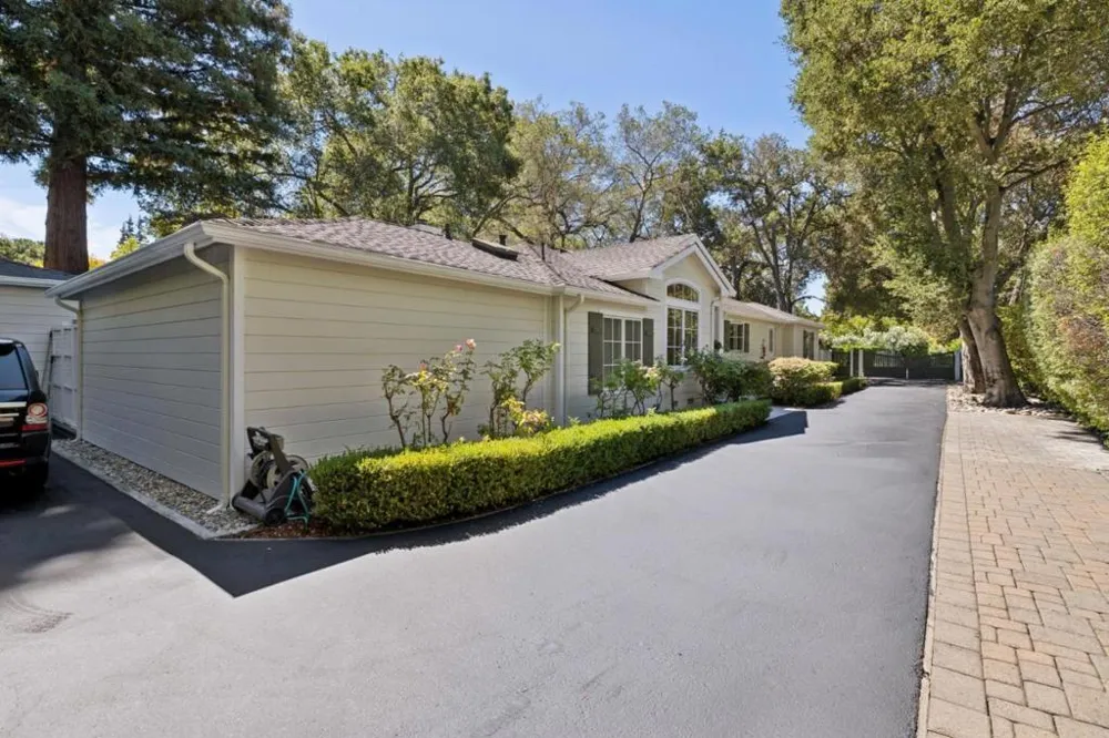 61 Lloyden Drive Atherton, CA 94027