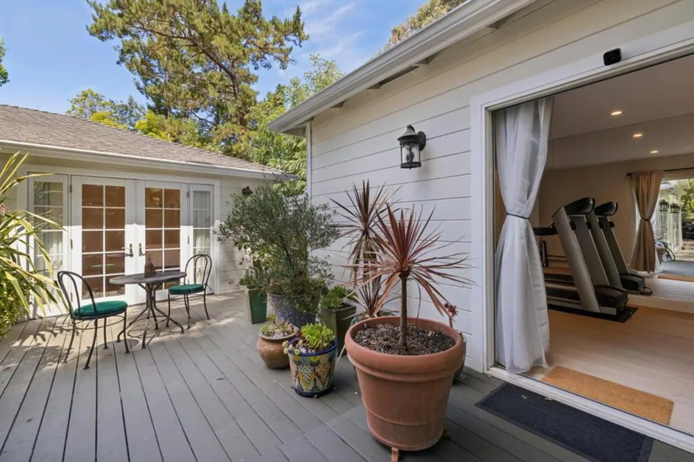 61 Lloyden Drive Atherton, CA 94027