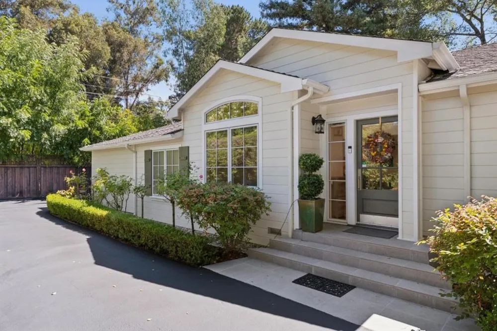 61 Lloyden Drive Atherton, CA 94027