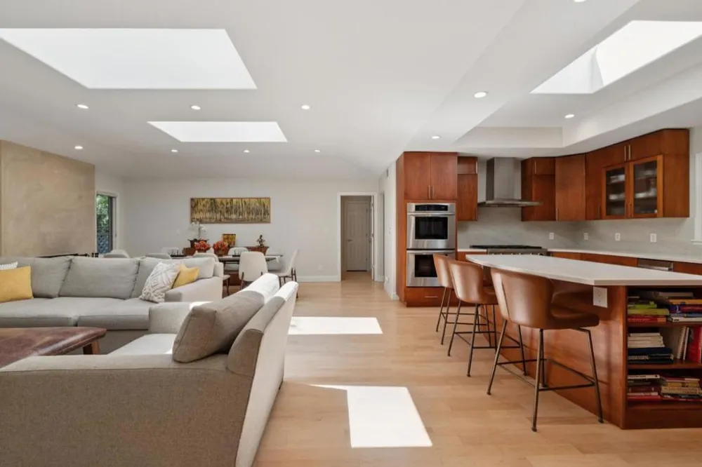 61 Lloyden Drive Atherton, CA 94027