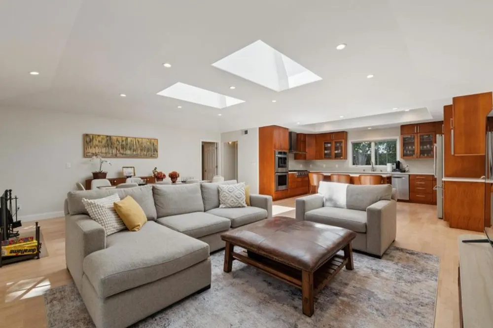 61 Lloyden Drive Atherton, CA 94027
