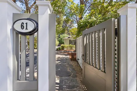 61 Lloyden Drive