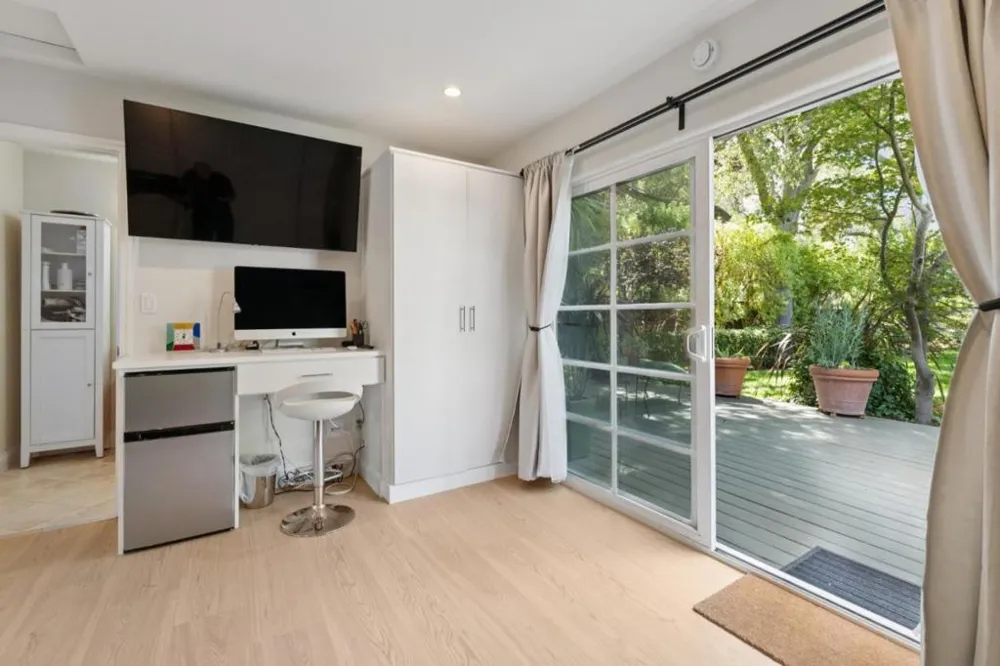 61 Lloyden Drive Atherton, CA 94027