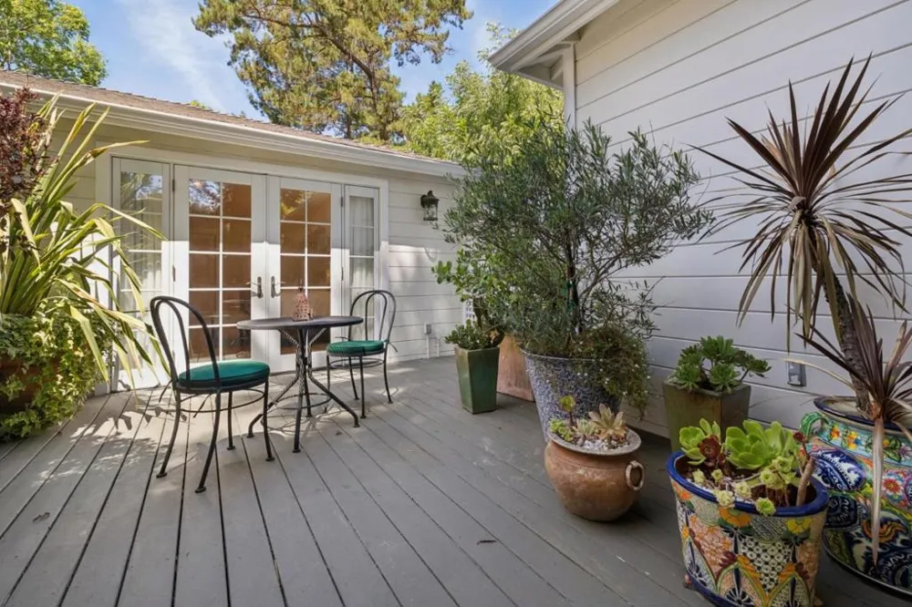 61 Lloyden Drive Atherton, CA 94027
