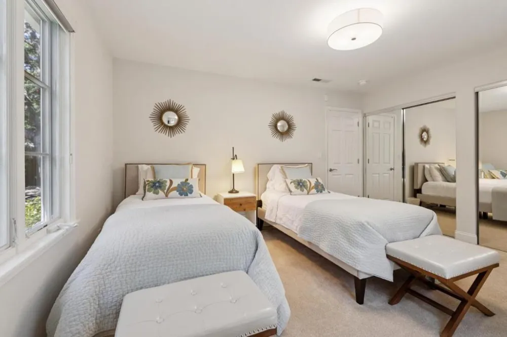 61 Lloyden Drive Atherton, CA 94027