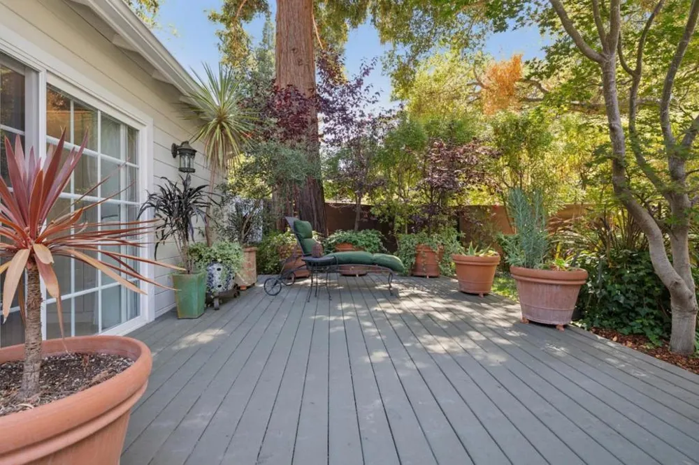 61 Lloyden Drive Atherton, CA 94027