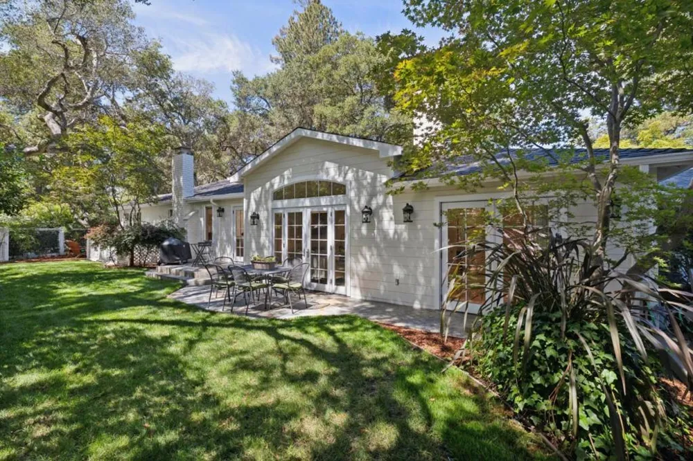 61 Lloyden Drive Atherton, CA 94027