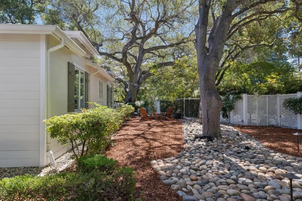 61 Lloyden Drive Atherton, CA 94027