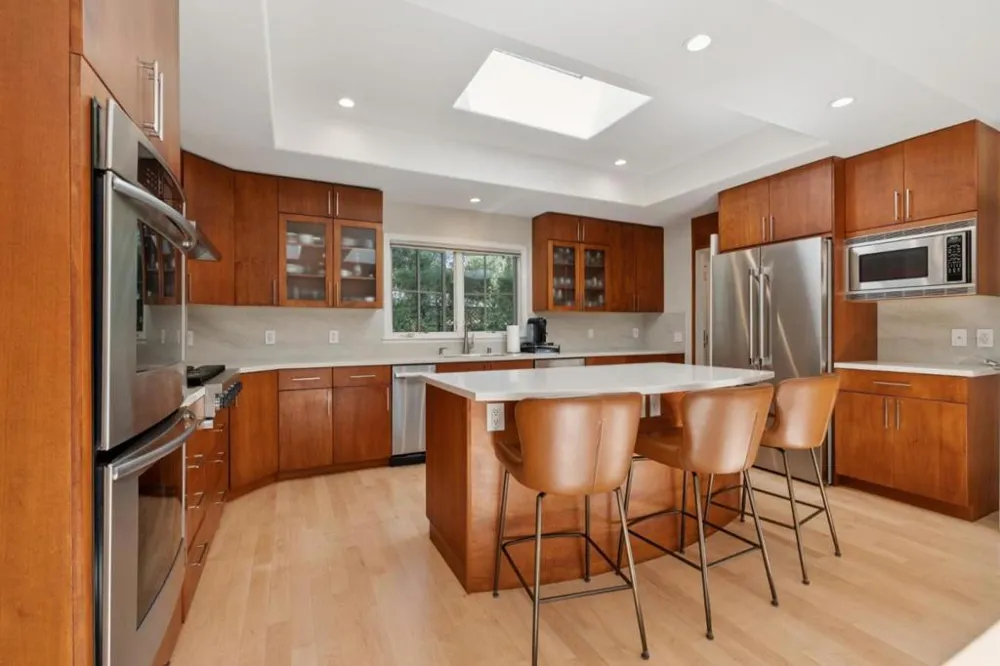 61 Lloyden Drive Atherton, CA 94027