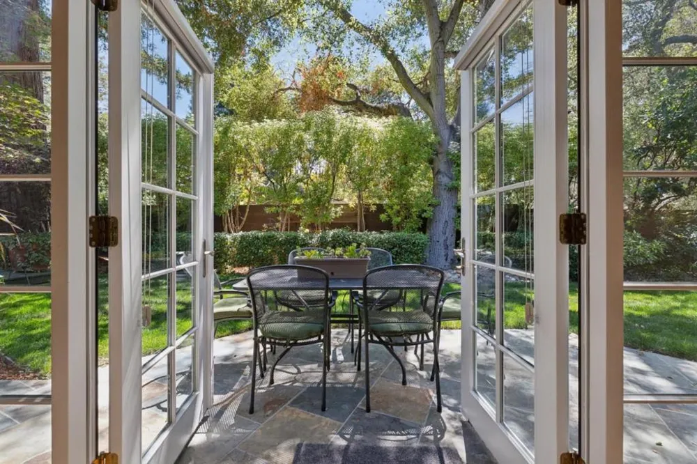 61 Lloyden Drive Atherton, CA 94027
