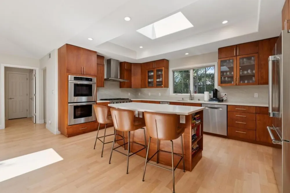 61 Lloyden Drive Atherton, CA 94027