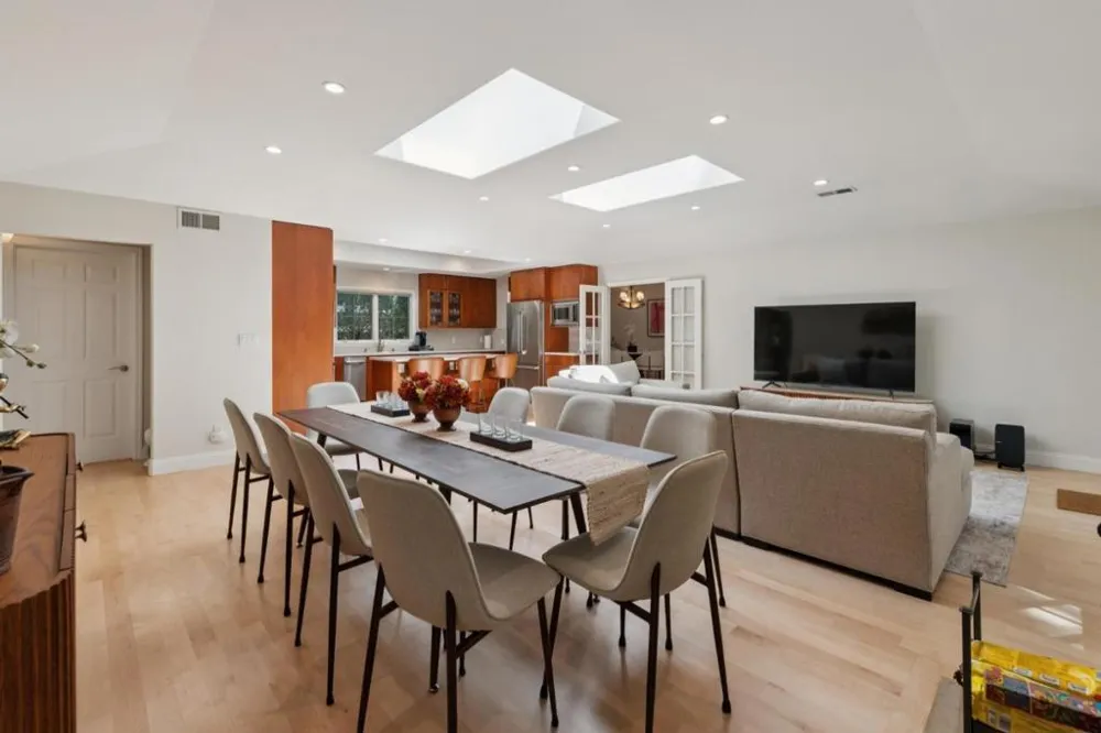 61 Lloyden Drive Atherton, CA 94027