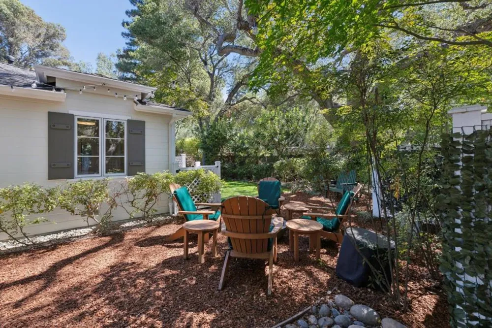 61 Lloyden Drive Atherton, CA 94027