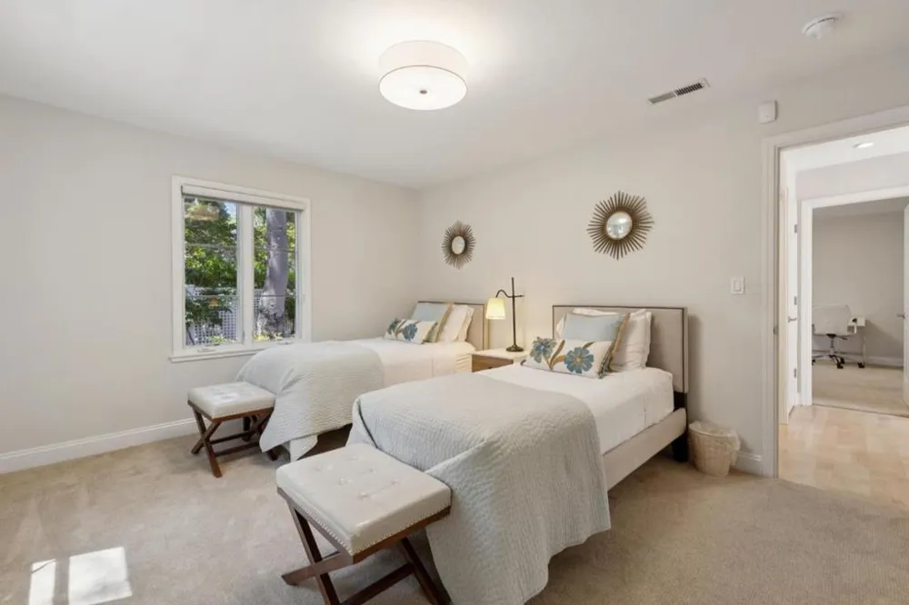 61 Lloyden Drive Atherton, CA 94027