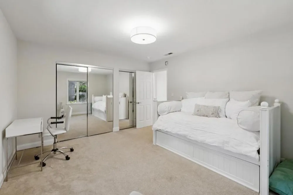 61 Lloyden Drive Atherton, CA 94027