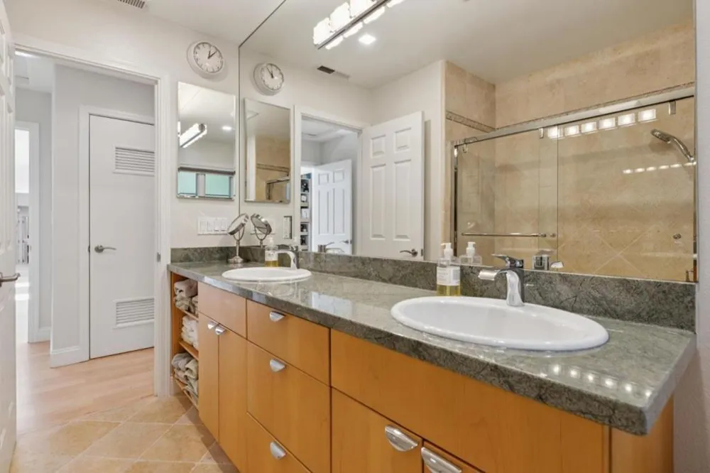 61 Lloyden Drive Atherton, CA 94027