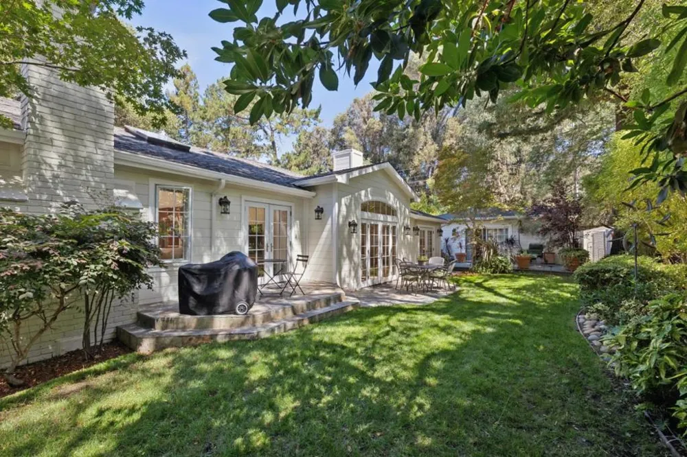 61 Lloyden Drive Atherton, CA 94027