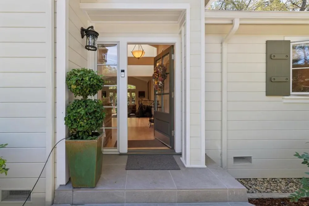 61 Lloyden Drive Atherton, CA 94027