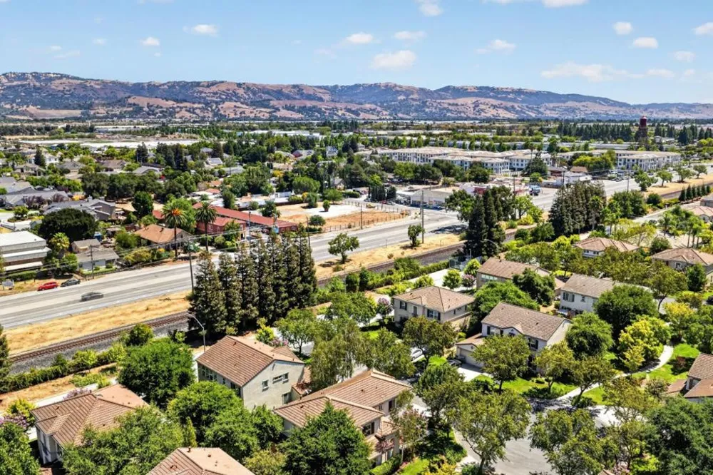 19185 Saffron Drive Morgan Hill, CA 95037