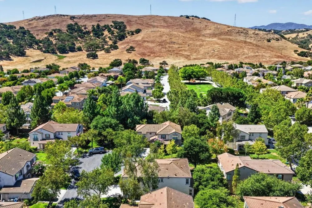 19185 Saffron Drive Morgan Hill, CA 95037