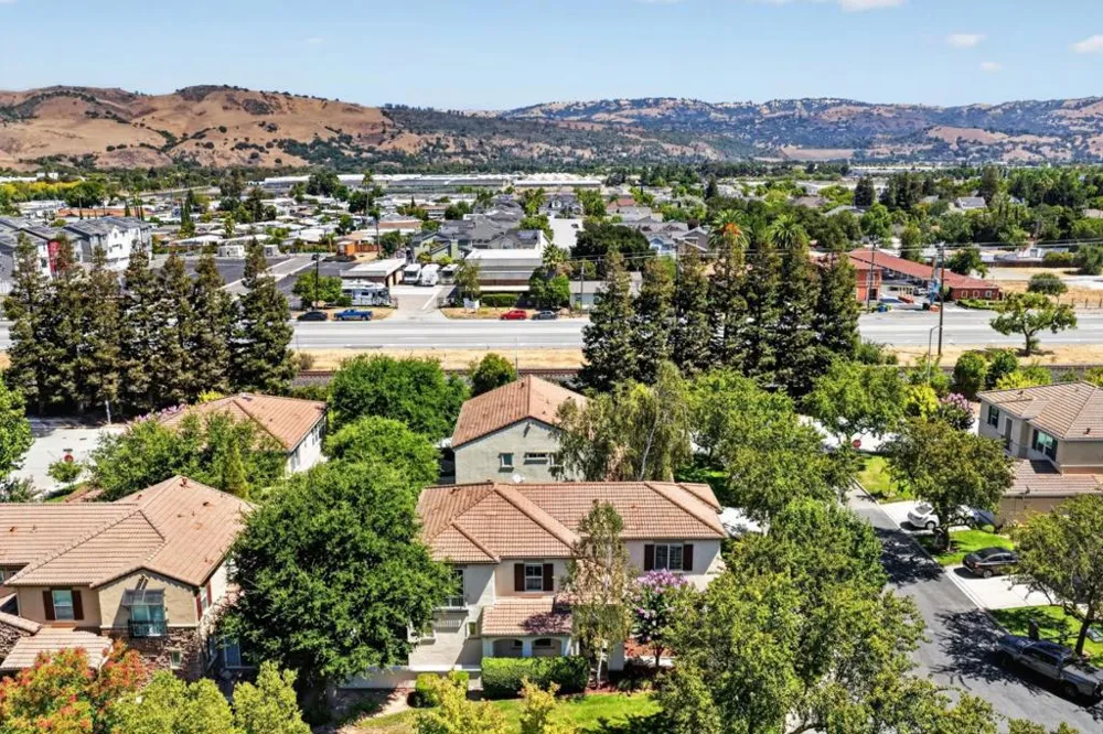 19185 Saffron Drive Morgan Hill, CA 95037