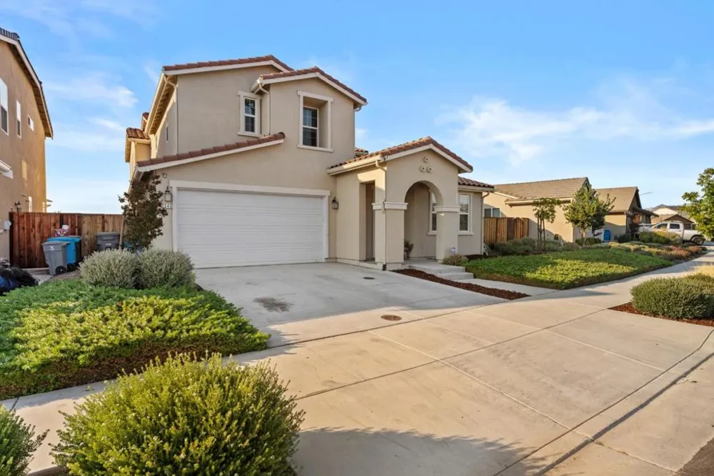 2540 Ryan Drive Hollister, CA 95023