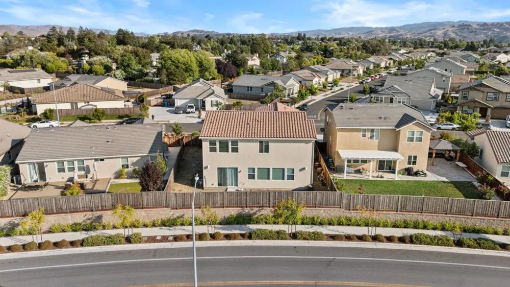 2540 Ryan Drive Hollister, CA 95023