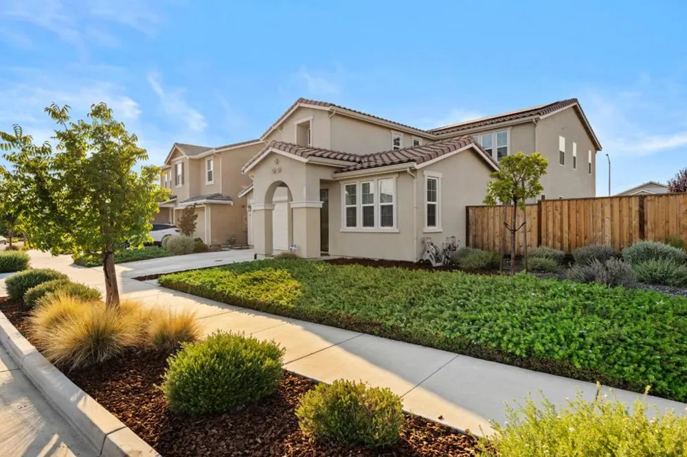 2540 Ryan Drive Hollister, CA 95023