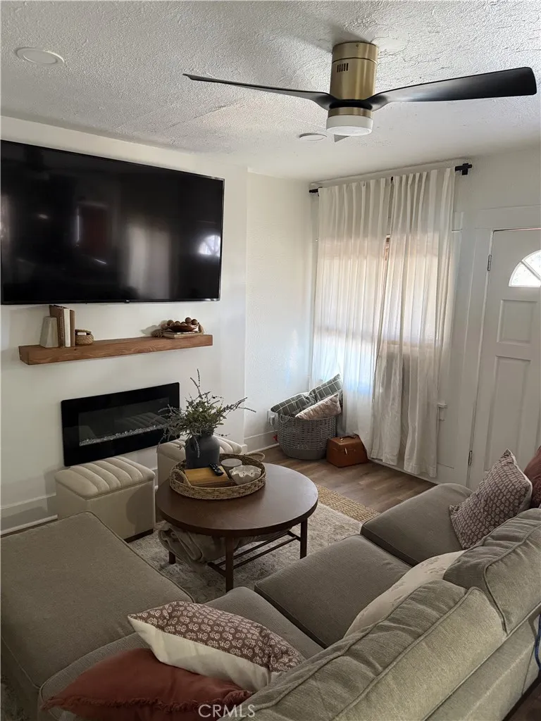 326 E Canyon Blvd Monrovia, CA 91016