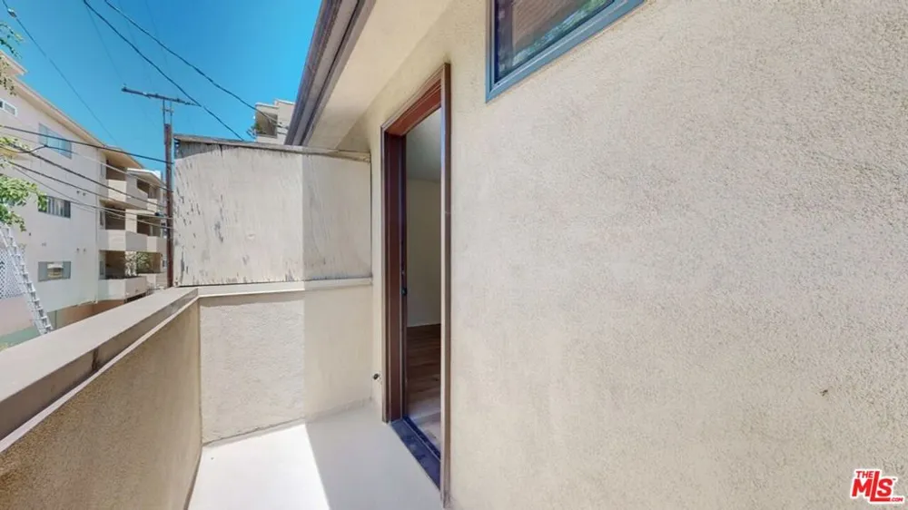 1833 Manning Avenue #7 Los Angeles, CA 90025