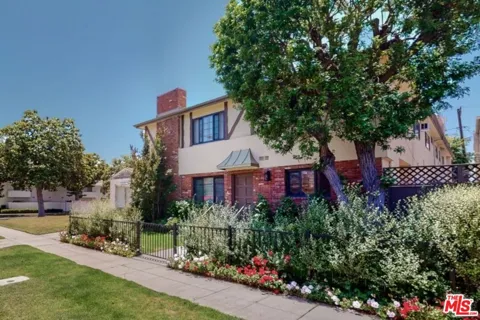 1833 Manning Avenue #7