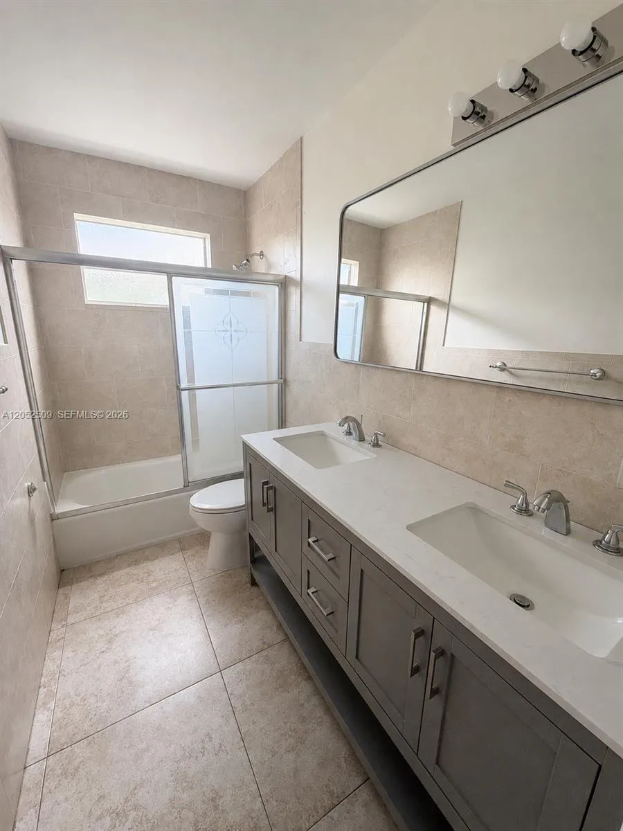 3710 54th Ave Hollywood, FL 33021