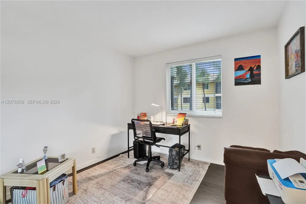 3017 Oakland Forest Dr #208 Oakland Park, FL 33309