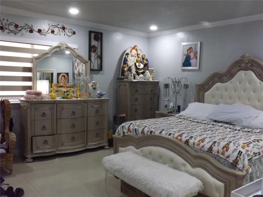 217 W 34th St Hialeah, FL 33012