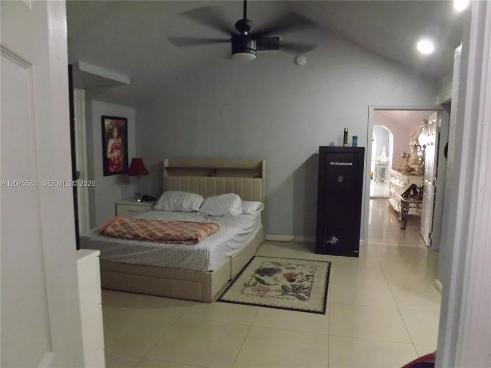 217 W 34th St Hialeah, FL 33012