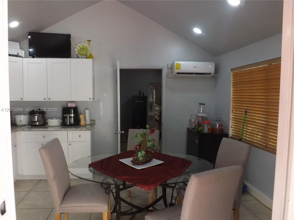 217 W 34th St Hialeah, FL 33012