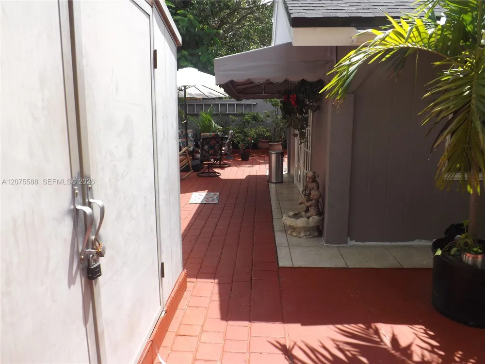 217 W 34th St Hialeah, FL 33012