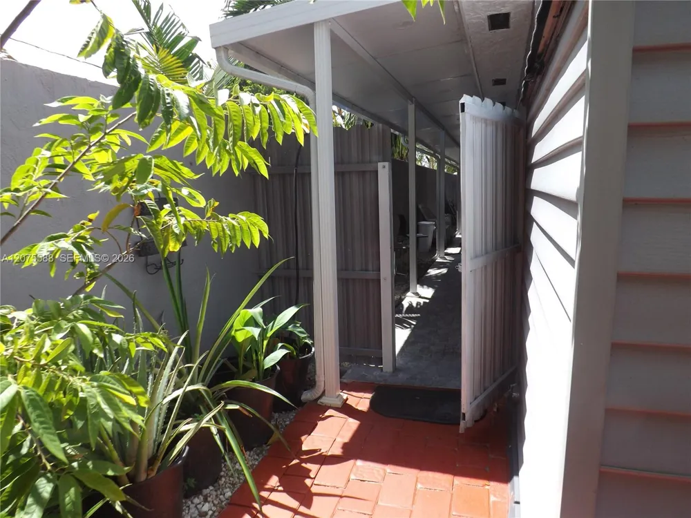 217 W 34th St Hialeah, FL 33012