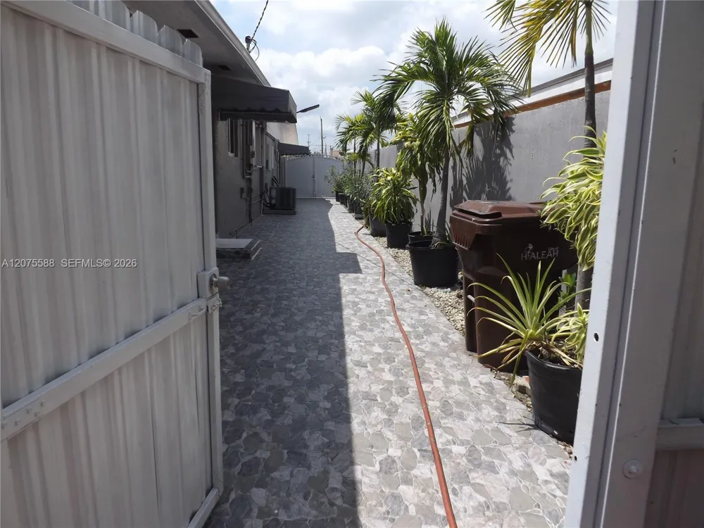 217 W 34th St Hialeah, FL 33012