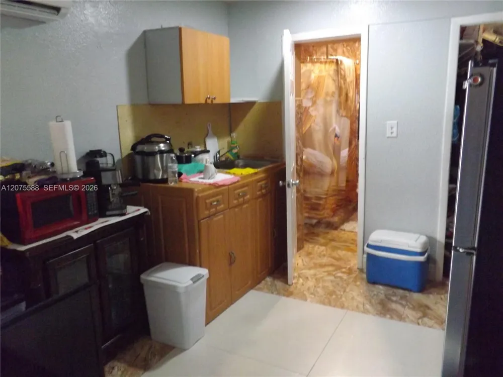 217 W 34th St Hialeah, FL 33012