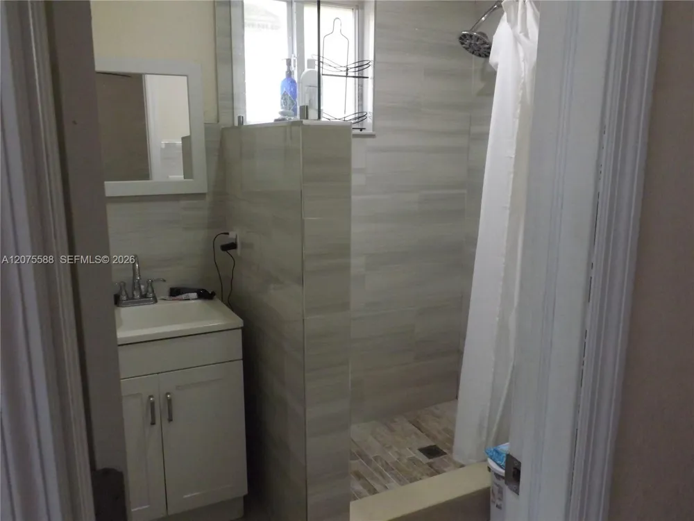 217 W 34th St Hialeah, FL 33012