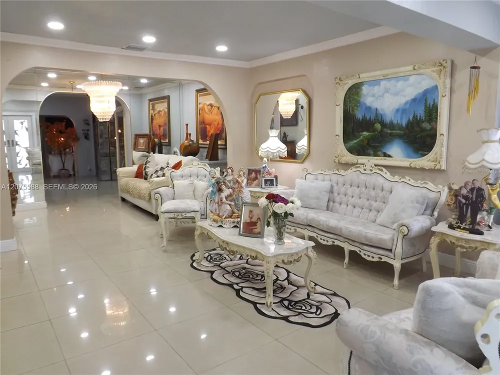 217 W 34th St Hialeah, FL 33012