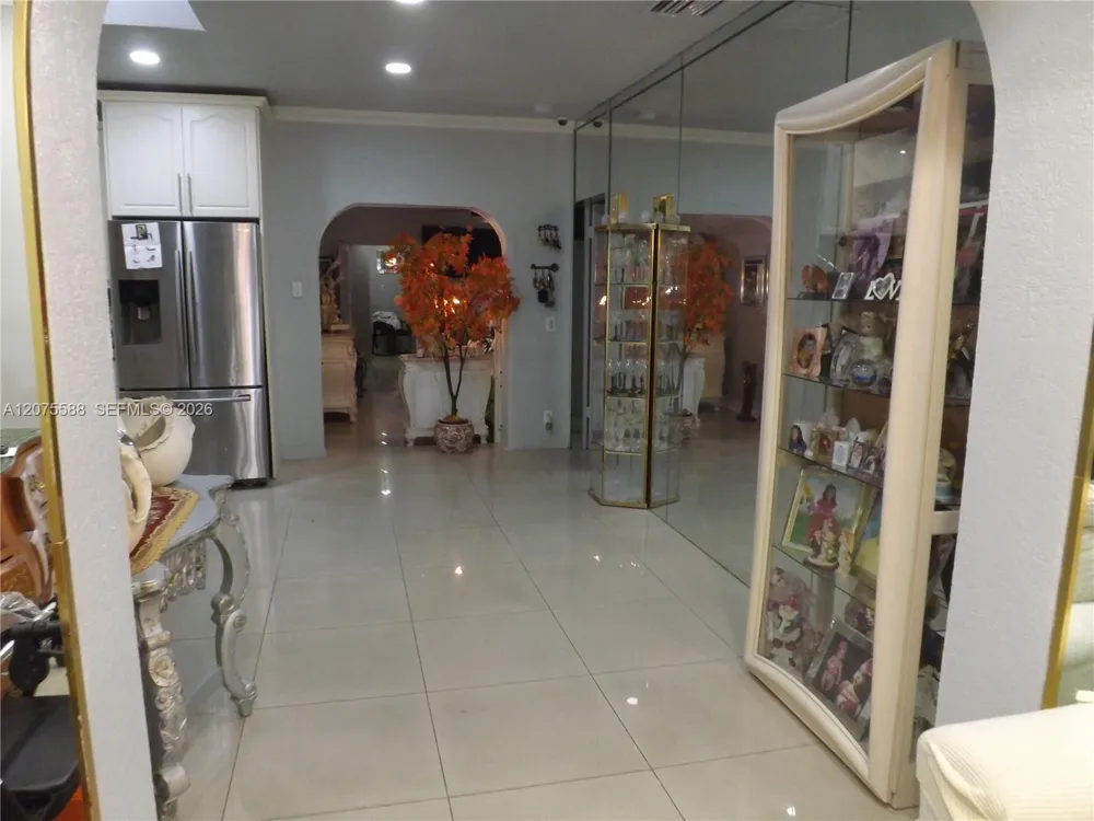 217 W 34th St Hialeah, FL 33012