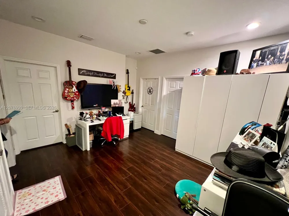 9271 NW 16th St Pembroke Pines, FL 33027