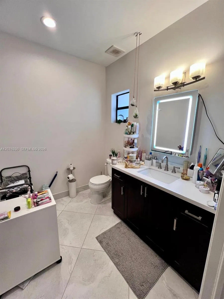 9271 NW 16th St Pembroke Pines, FL 33027