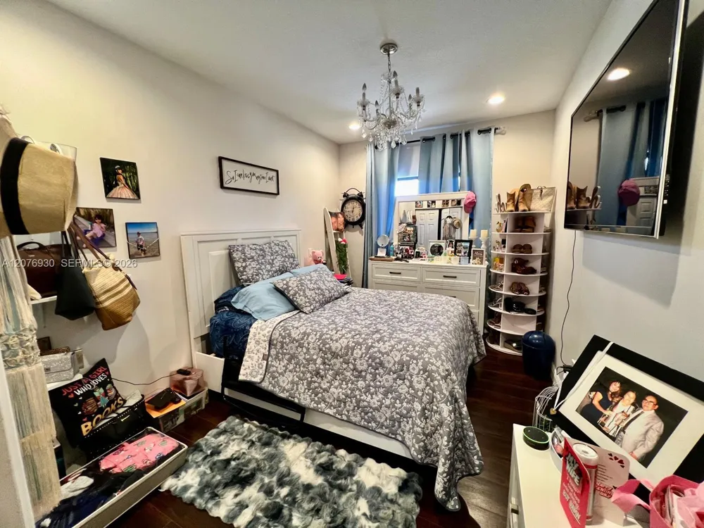 9271 NW 16th St Pembroke Pines, FL 33027