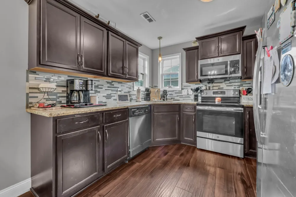109 SYCAMORE HILL DRIVE Clarksville, TN 37042