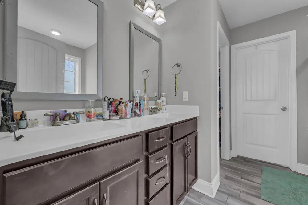 109 SYCAMORE HILL DRIVE Clarksville, TN 37042