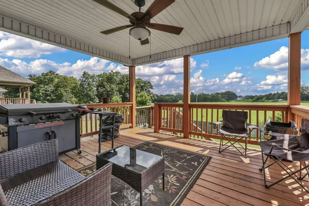 109 SYCAMORE HILL DRIVE Clarksville, TN 37042